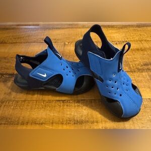 Nike Kids Navy and Black Sandals